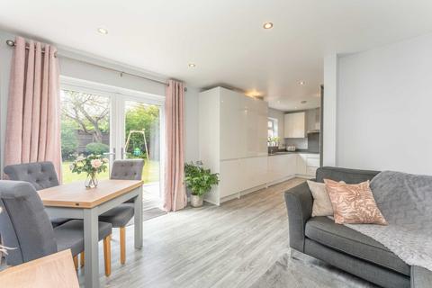 4 Webber Close, Elstree, Borehamwood, WD6 3HR