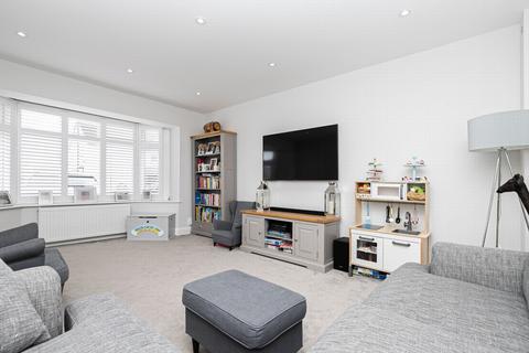 25a Felstead Road, Loughton, IG10 3BB