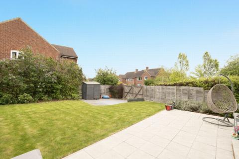 25a Felstead Road, Loughton, IG10 3BB