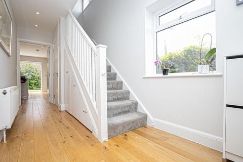 25a Felstead Road, Loughton, IG10 3BB