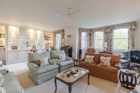 4 bedroom apartment for sale, Cheyne Court, London, SW3