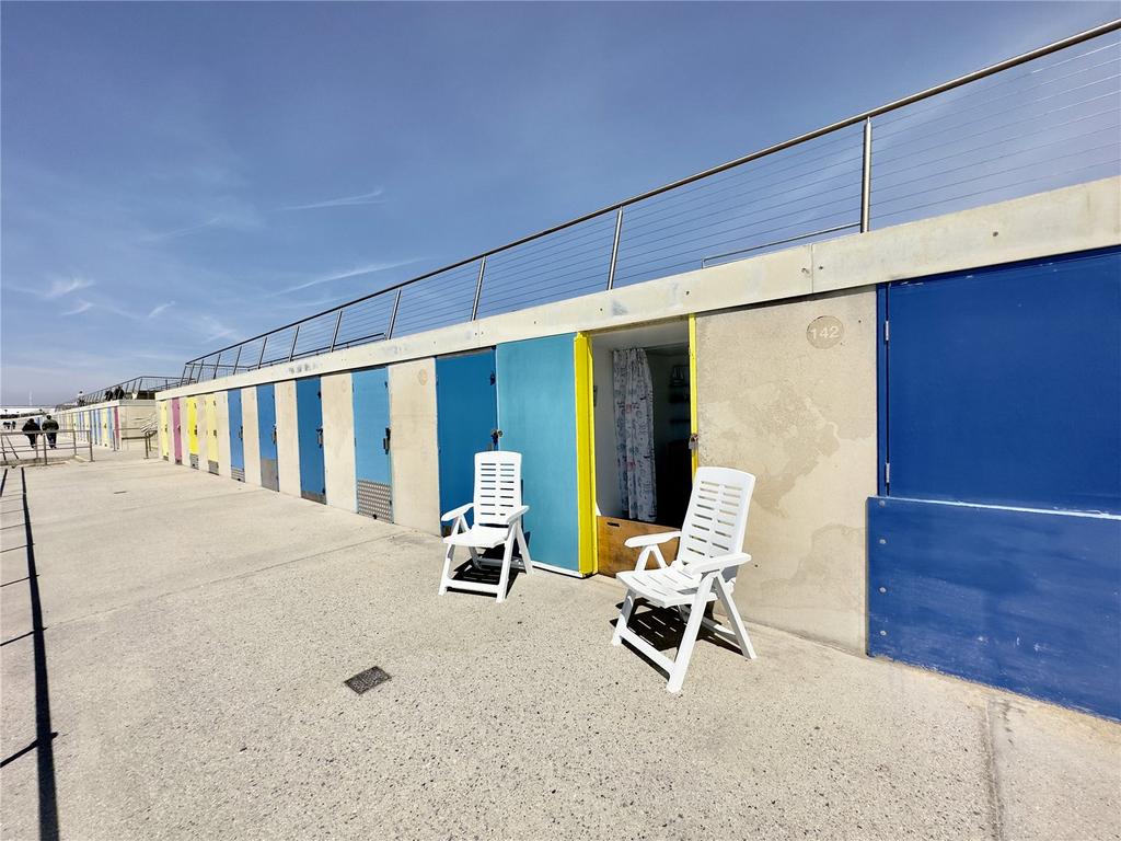 Beach Hut, Hurst Road... Property £39,500