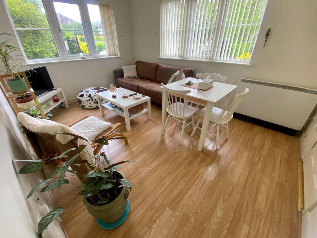 Laurieston Court, 33 Chadvil Road, Cheadle 2 bed ground floor flat for