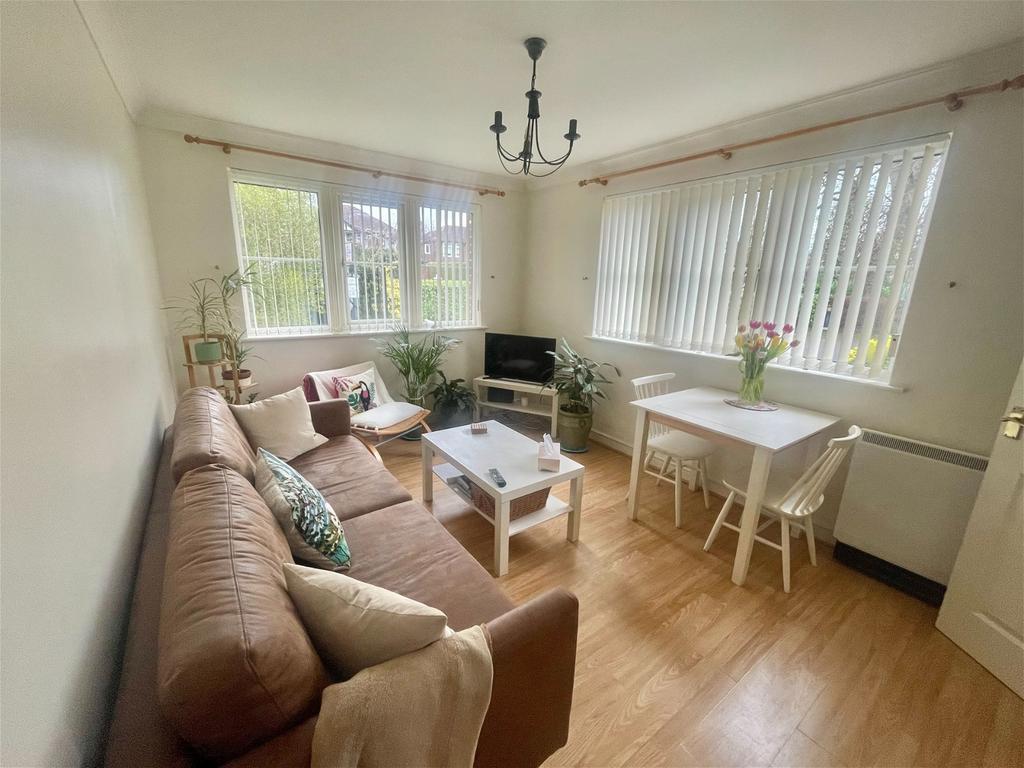 Laurieston Court, 33 Chadvil Road... 2 bed ground floor flat for sale