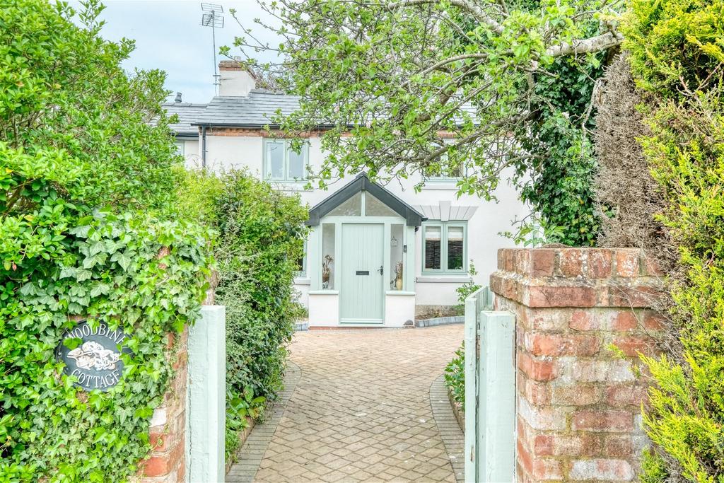 Old Hill, Flyford Flavell, Worcester... 4 bed detached house £675,000