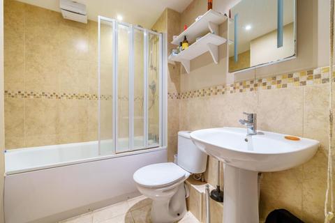 Flat 2, 1 Cavendish Drive, Marston, Oxford, OX3 0SB