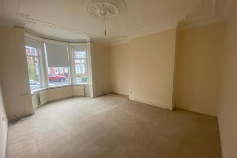 2 bedroom apartment to rent, Mowbray Road, South Shields