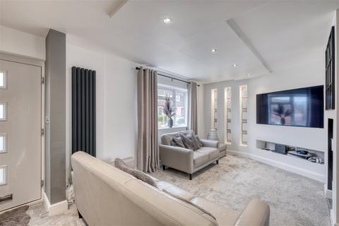 94a Foxlydiate Crescent, Redditch, B97 6NJ