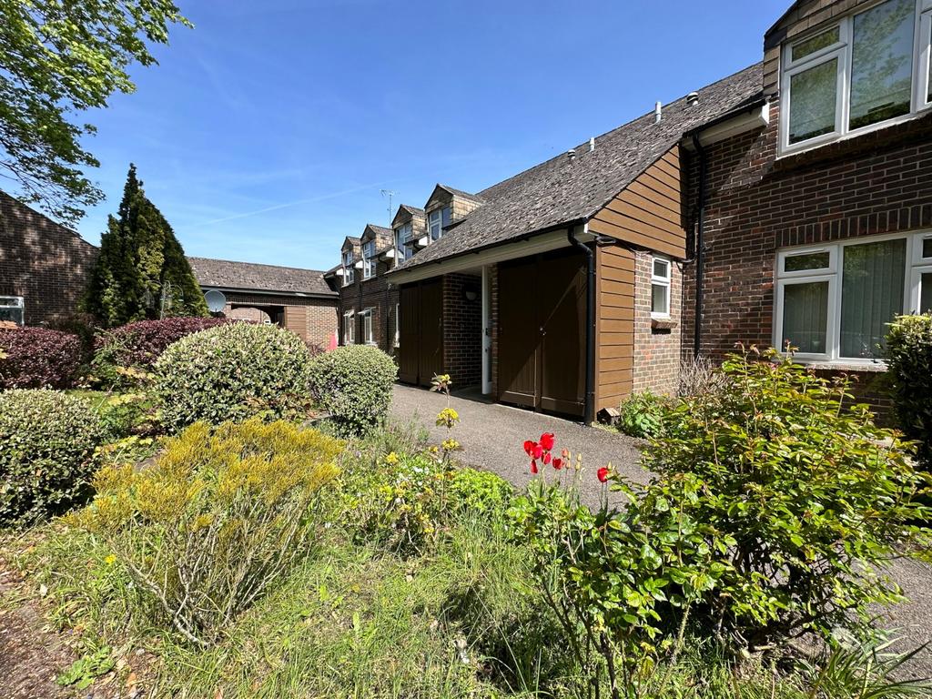 Thornton End, Holybourne, Alton, Hampshire 2 bed retirement property