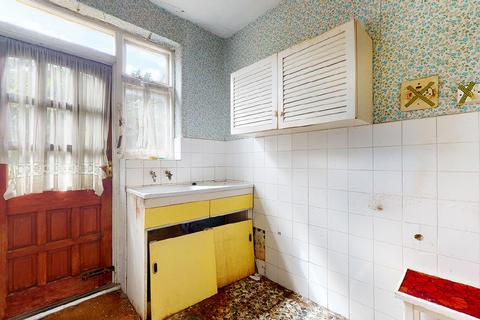 75 Sanderstead Road, London, E10 7PW