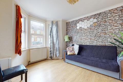 32 Westoe Road, London, N9 0SH