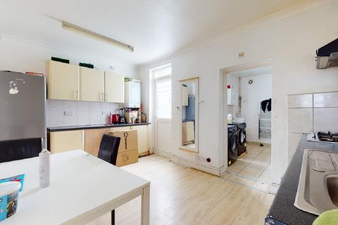 32 Westoe Road, London, N9 0SH