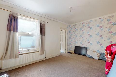 32 Westoe Road, London, N9 0SH