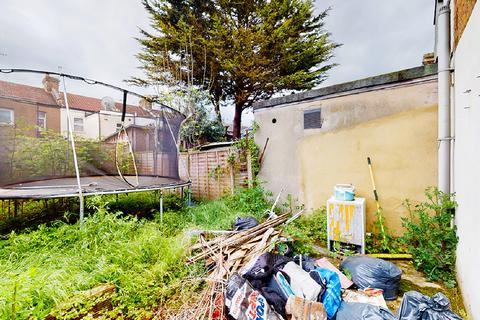 32 Westoe Road, London, N9 0SH