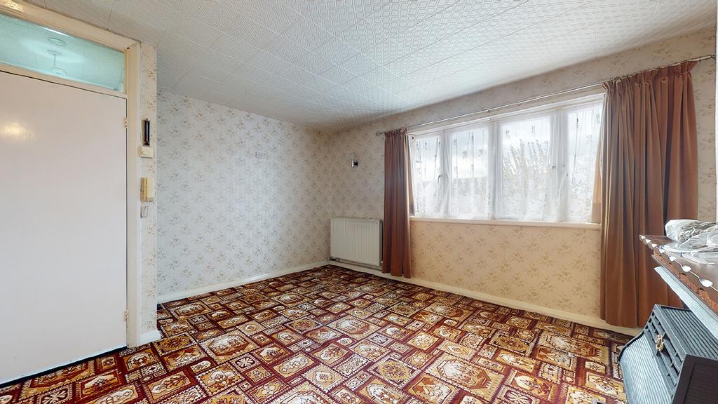 320 Kingshill Avenue, Hayes, Middlesex 2 bed £80,000