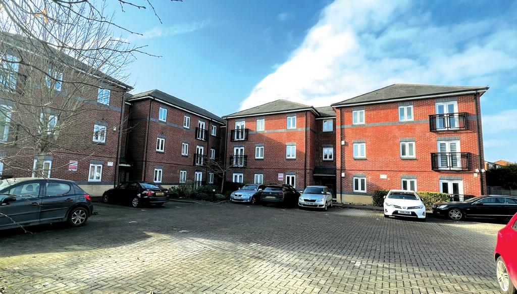 Eastfield Place, Brasenose Driftway... 2 bed block of apartments £25,000
