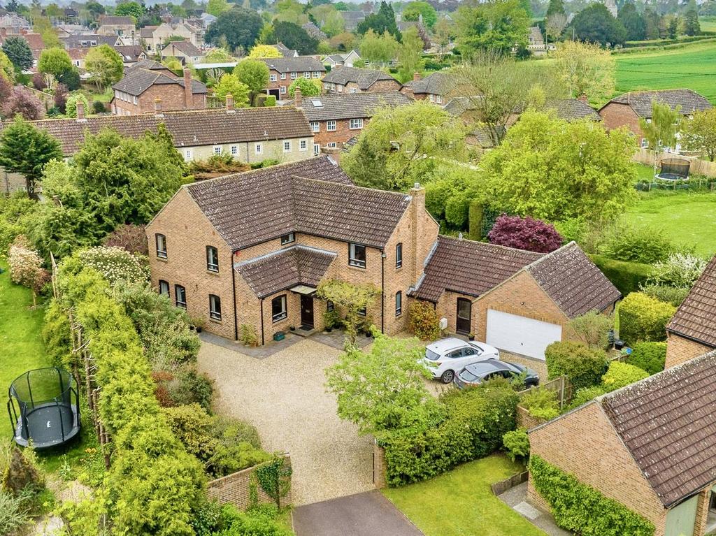 Oriel Close, Hilperton 5 bed detached house for sale £800,000