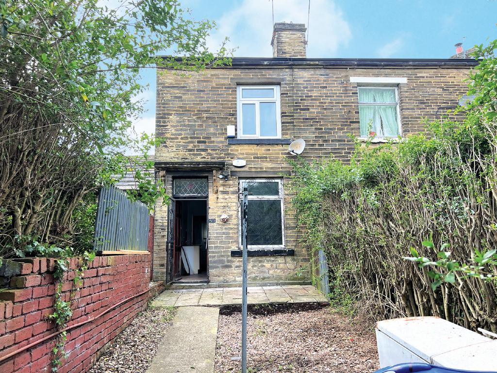 68 Quaker Lane, Bradford, West Yorkshire 2 bed terraced house £15,000