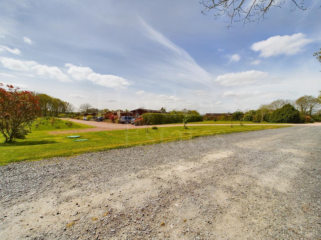 Beechwoods, Button Bridge, Kinlet, DY12 3HS 2 bed lodge for sale £210,000