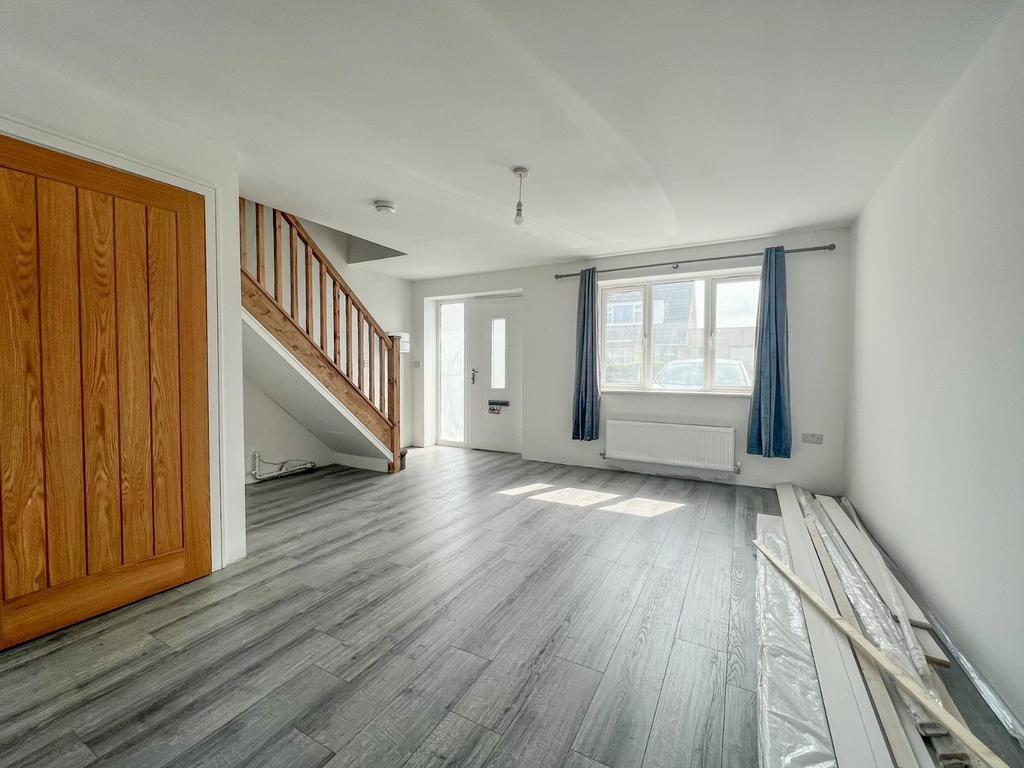 Standish Avenue, Patchway, Bristol, Gloucestershire, BS34 2 bed semi