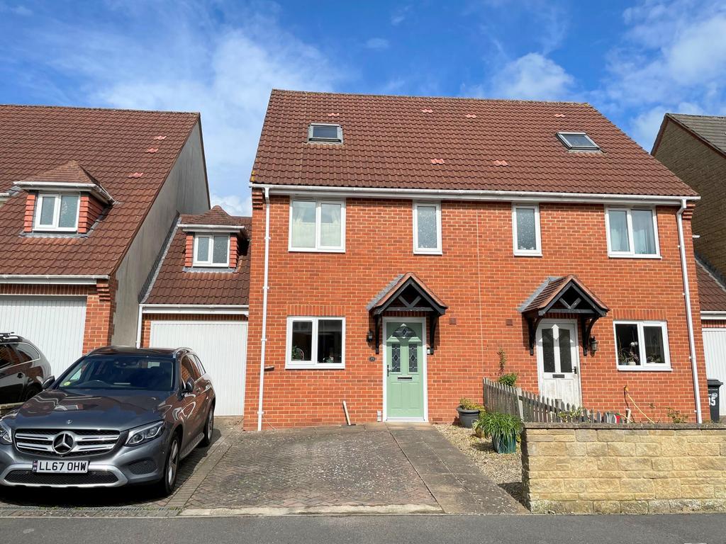 Wincanton, Somerset, BA9 3 bed semidetached house for sale £325,000