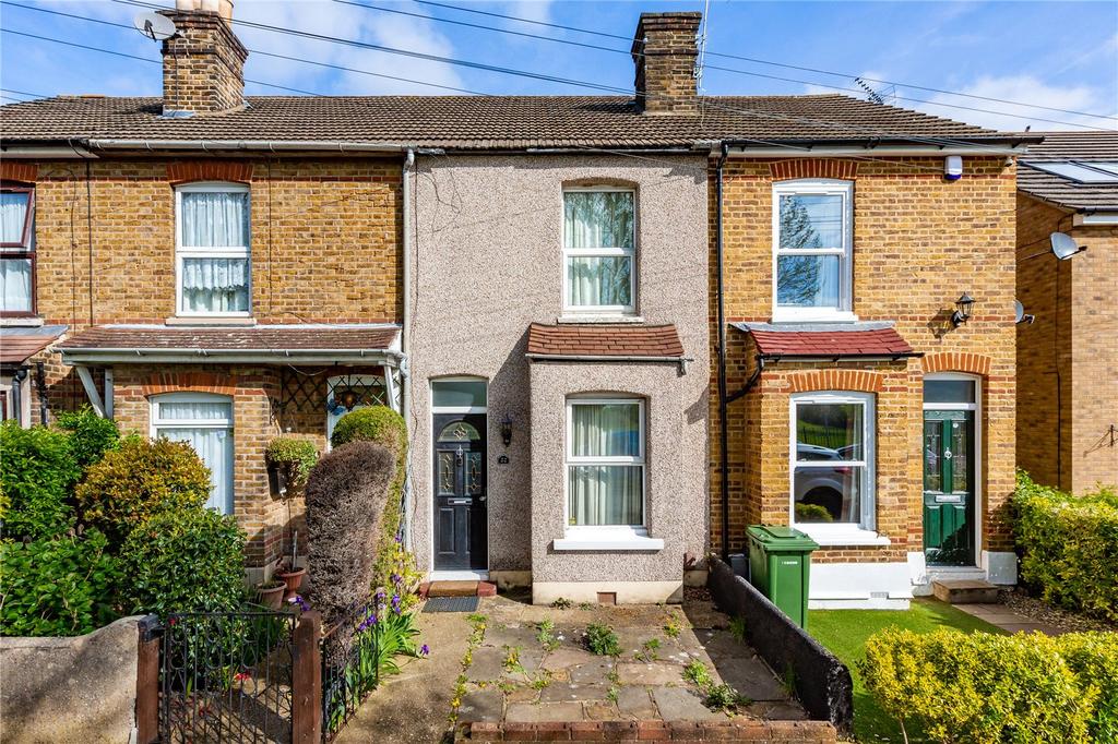 Marks Road, Romford, RM7 2 bed terraced house £375,000