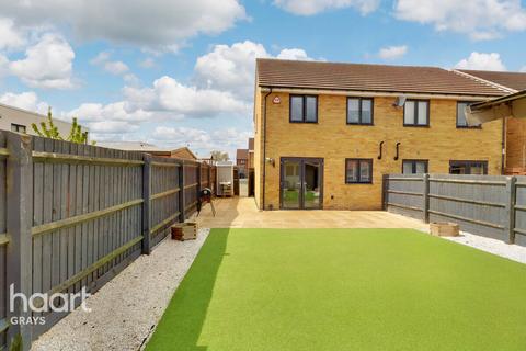 2 Lapwin Close, East Tilbury, Tilbury, RM18 8FH
