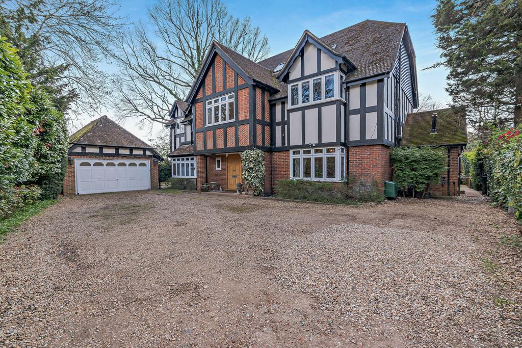 Nugents Park, Hatch End. Pinner, HA5 5 bed detached house for sale £