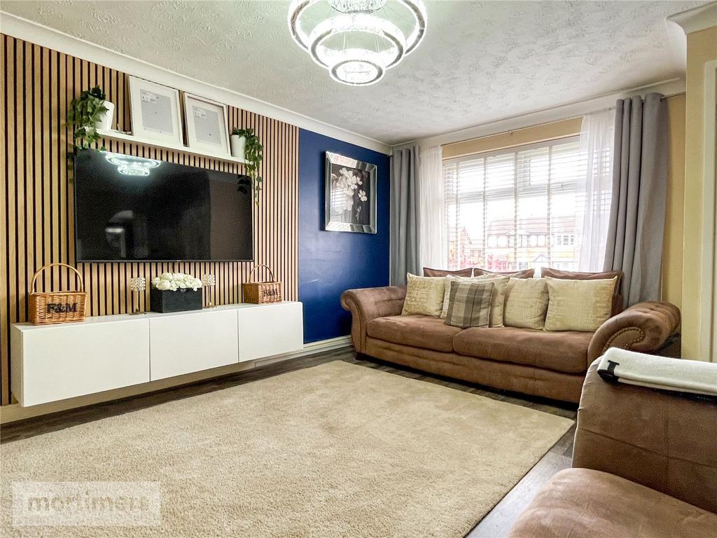 The Moorings, Burnley, Lancashire, BB12 3 bed semidetached house £