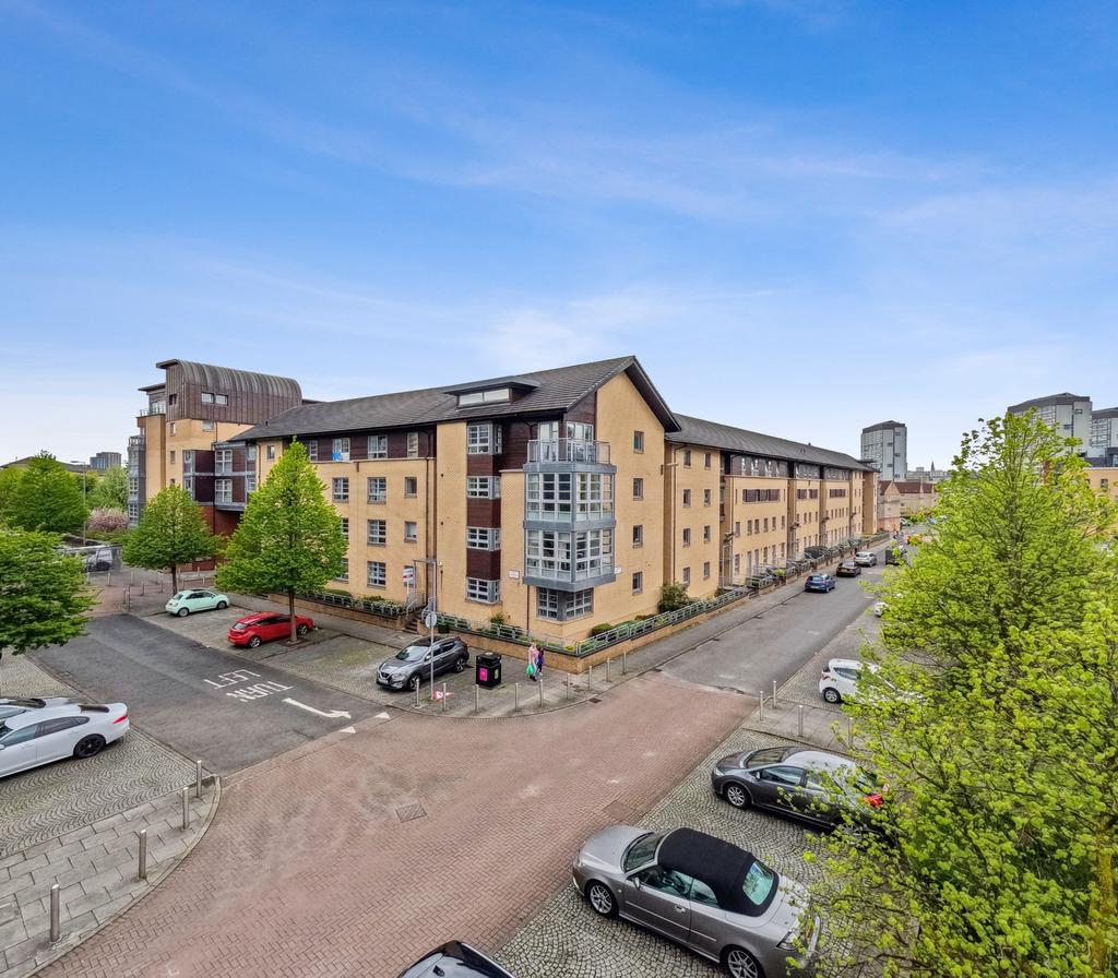 Errol Gardens, Flat 3/1, New Gorbals, Glasgow, G5 0BE 2 bed flat for