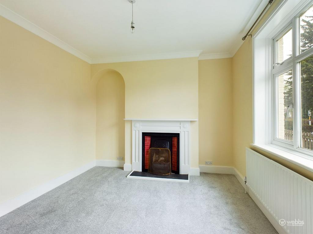 Addington Village Road, Croydon 3 bed detached house £2,100 pcm (£485 pw)