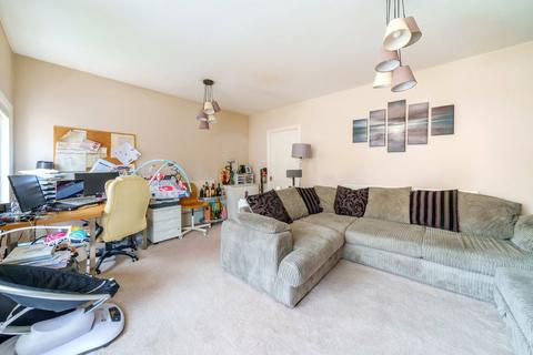 2 bedroom maisonette for sale, Canterbury Road, Hertfordshire WD17