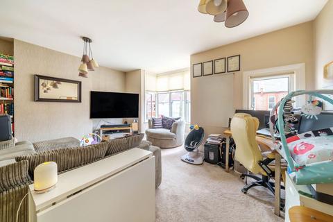 2 bedroom maisonette for sale, Canterbury Road, Hertfordshire WD17