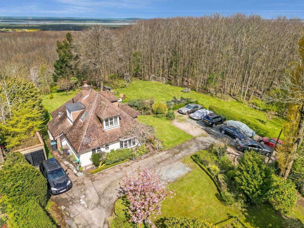 Pear Tree Lane, Shorne, Gravesend, Kent, DA12 3 bed detached house for sale £1,100,000