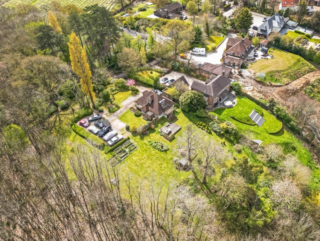 Pear Tree Lane, Shorne, Gravesend, Kent, DA12 3 bed detached house for sale £995,000