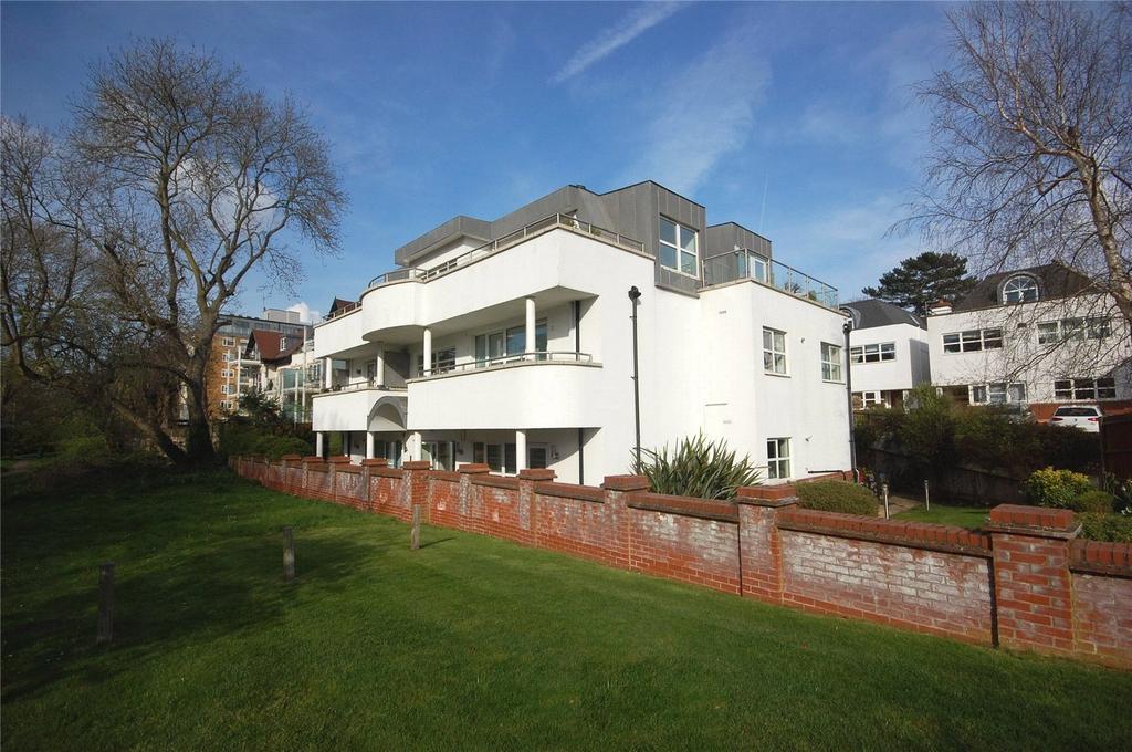 Broughton Avenue, Finchley, N3 2 bed penthouse £2,750 pcm (£635 pw)