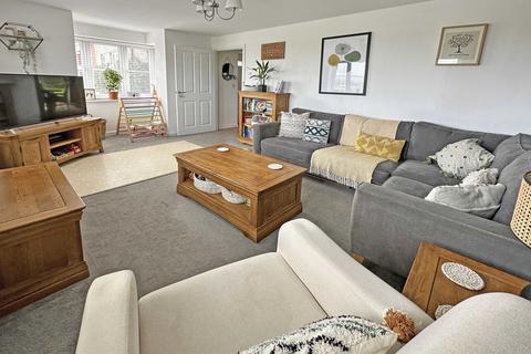 99 Sentrys Orchard, Exminster, Exeter, EX6 8UE