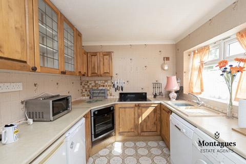 21 Green Glade, Theydon Bois, Epping, CM16 7LY