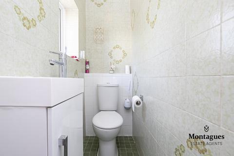 21 Green Glade, Theydon Bois, Epping, CM16 7LY