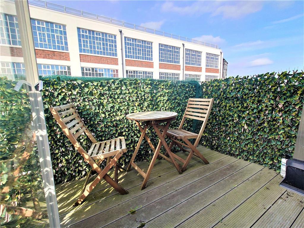 Lounge Balcony