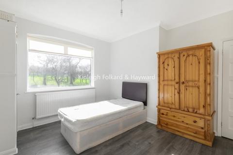 3 bedroom house to rent - Norwood Park Road London SE27