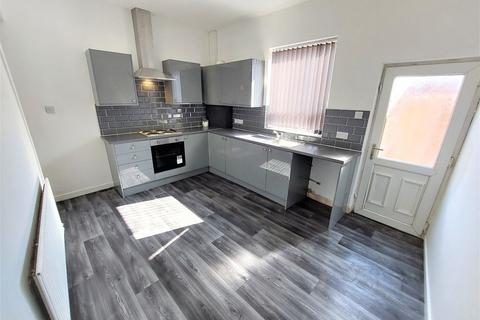 2 bedroom terraced house to rent, Wash Lane, Bury, Lancashire
