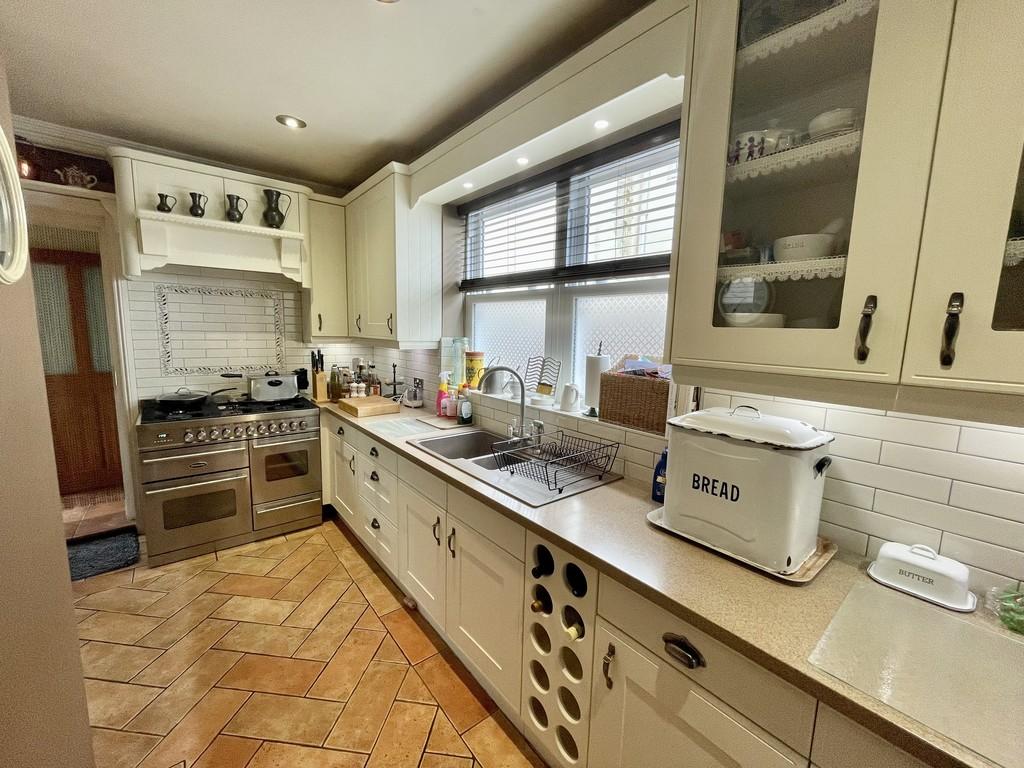 Kirkway, Broadstone 3 bed semidetached house £499,750