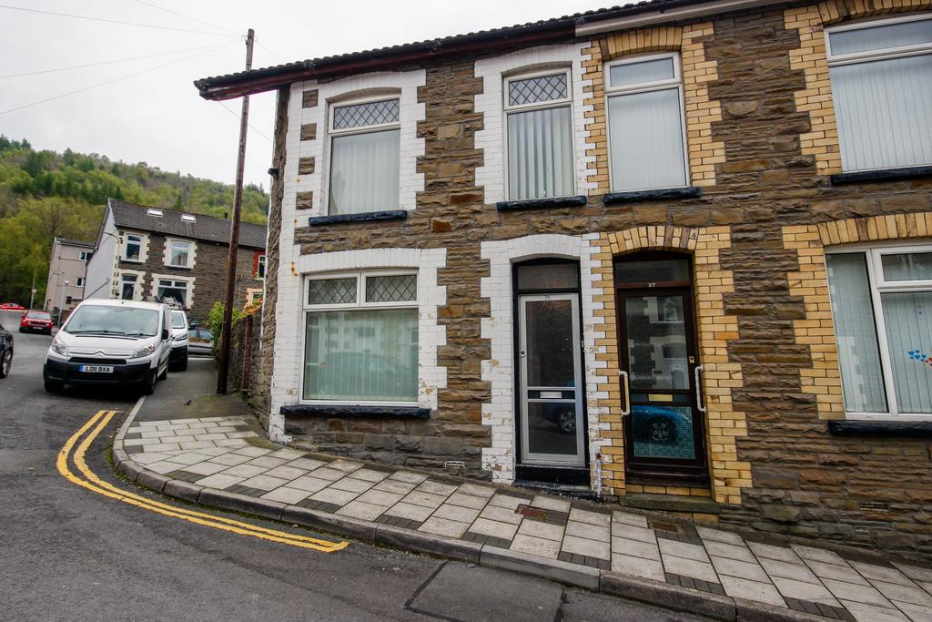 Melin Street, Cwmfelinfach, Ynysddu, Newport 3 bed terraced house for