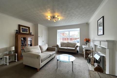 4 bedroom detached house for sale - White Park Close, Middlewich