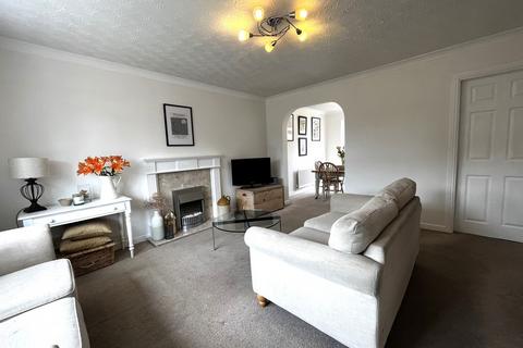 4 bedroom detached house for sale - White Park Close, Middlewich
