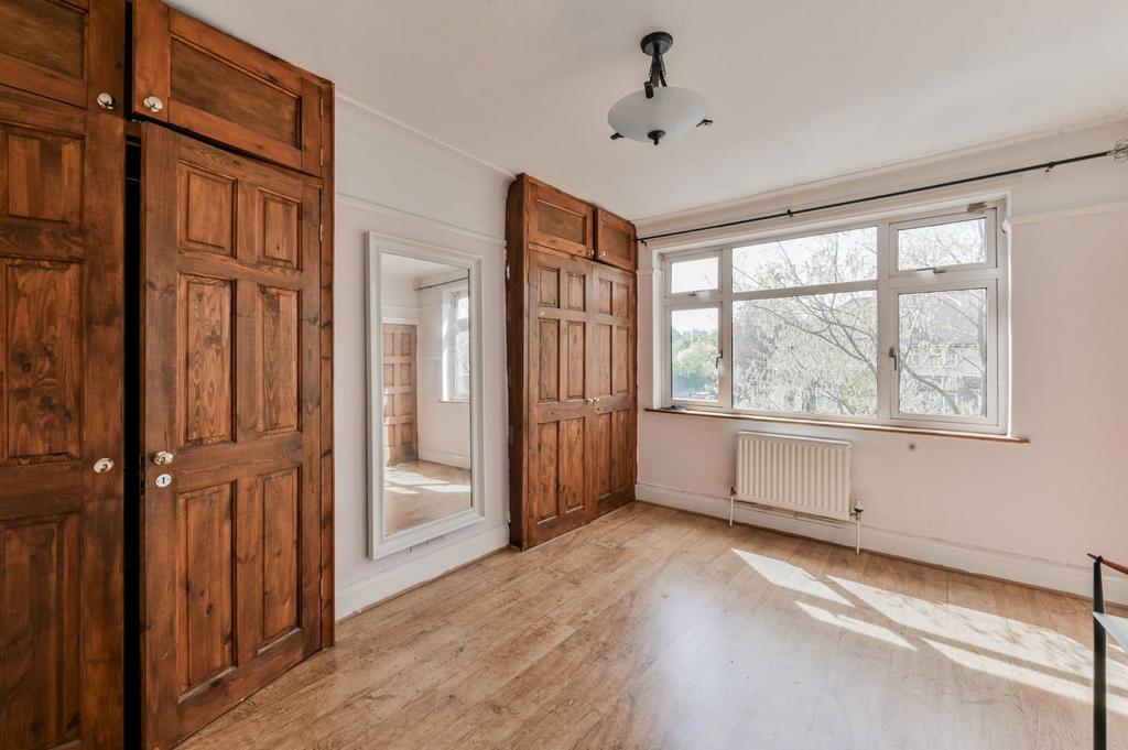 PERTH ROAD, Wood Green, London, N22 3 bed terraced house £2,500 pcm (£577 pw)