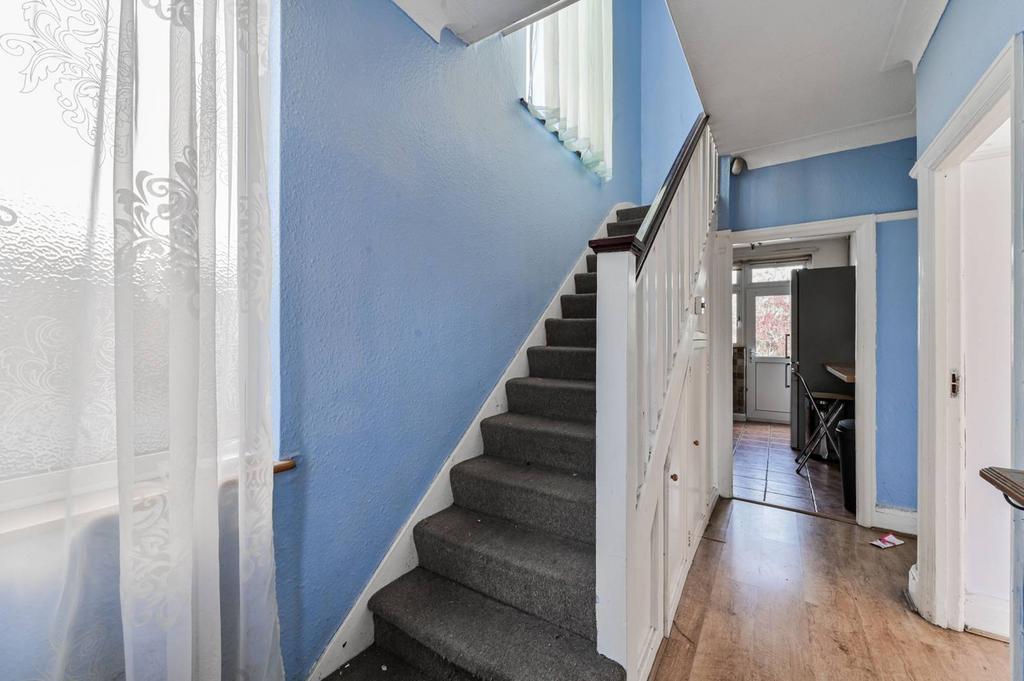 PERTH ROAD, Wood Green, London, N22 3 bed terraced house £2,500 pcm