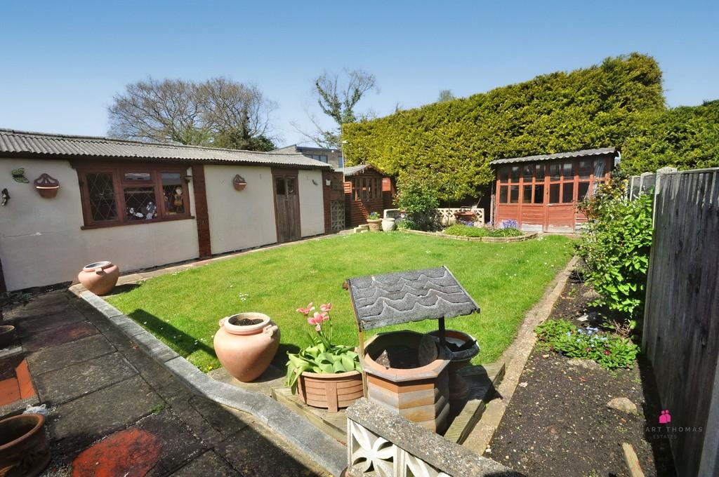 Sandown Road, Thundersley 2 bed semidetached bungalow for sale £315,000