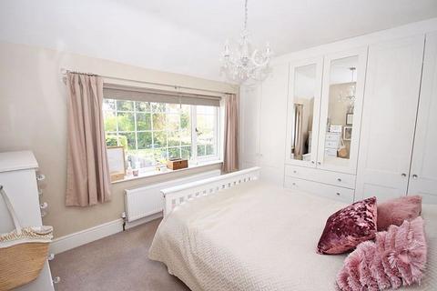 37 Grantham Avenue, Grimsby, DN33 2HQ